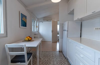 Location d’un appartement lumineux d’une pièce, 36 m², centre-ville, Belgrade, Serbie