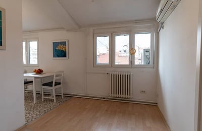 Location d’un appartement lumineux d’une pièce, 36 m², centre-ville, Belgrade, Serbie