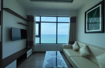 Alquiler de un moderno apartamento amueblado de 2 dormitorios cerca del mar, Nha Trang, Vietnam