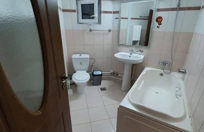 Miete einer komfortablen, möblierten 3-Zimmer-Wohnung, 80 m², Constanța, Rumänien