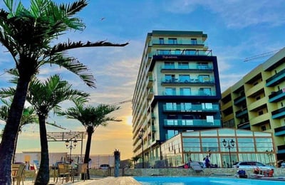 Rent of a studio apartment on the first sea line, 43 m², Mamaia, Romania