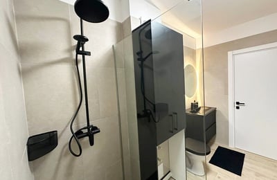 Alquiler de un luminoso estudio, primera línea de mar, Mamaia Sat, Rumanía