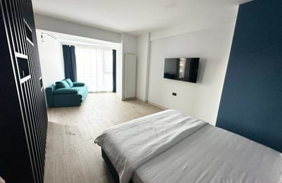 Alquiler de un luminoso estudio, primera línea de mar, Mamaia Sat, Rumanía