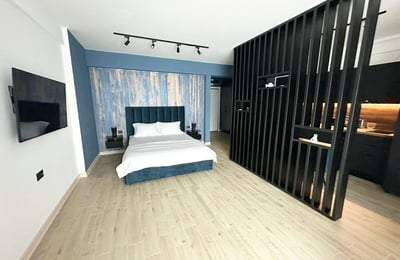 Alquiler de un luminoso estudio, primera línea de mar, Mamaia Sat, Rumanía