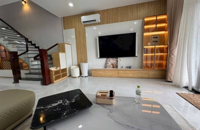 Аренда современного дома с 3 спальнями, 270 м², запад Нячанга, Вьетнам