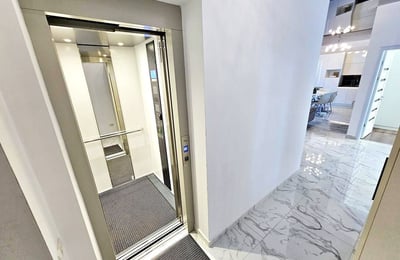 Modern penthouse for rent with 3 rooms and terrace, Mamaia Sat, Romania