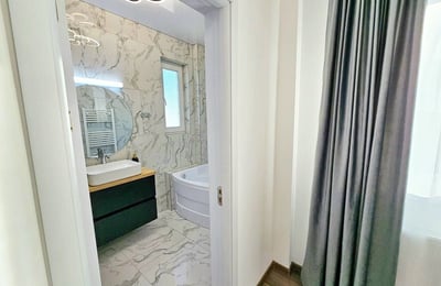 Modern penthouse for rent with 3 rooms and terrace, Mamaia Sat, Romania