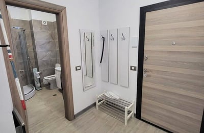 Location d’un studio lumineux avec balcon, Mamaia Sat, Roumanie