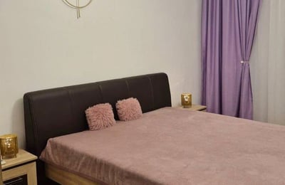 Alquiler de apartamento luminoso de 2 habitaciones con balcón, Mamaia Sat, Rumanía