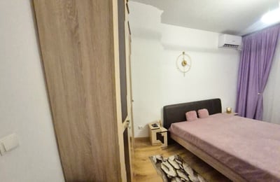 Alquiler de apartamento luminoso de 2 habitaciones con balcón, Mamaia Sat, Rumanía