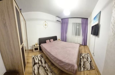 Alquiler de apartamento luminoso de 2 habitaciones con balcón, Mamaia Sat, Rumanía