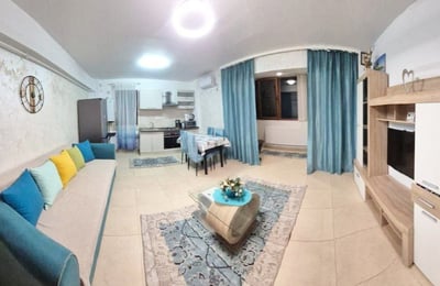 Alquiler de apartamento luminoso de 2 habitaciones con balcón, Mamaia Sat, Rumanía