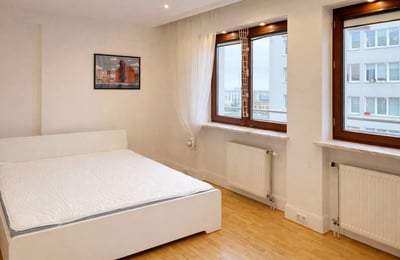 Helle 2-Zimmer-Wohnung mit 72 m² zur Miete, Mokotów, Warschau, Polen