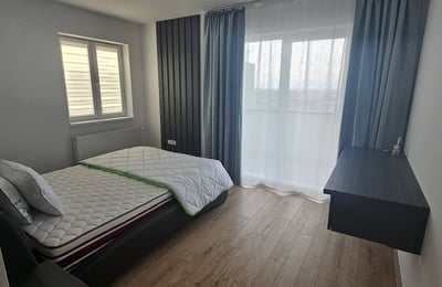 Аренда комфортной квартиры 3 комнаты с паркингом в Tractorul, Брашов, Румыния