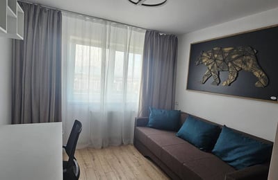 Аренда комфортной квартиры 3 комнаты с паркингом в Tractorul, Брашов, Румыния