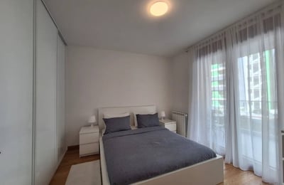 Location d’un appartement lumineux de deux pièces dans la résidence Elixir Garden, 55 m², Nouveau Belgrade, Serbie