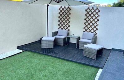 Location d’un appartement récent de deux pièces avec terrasse, Bucarest, Roumanie