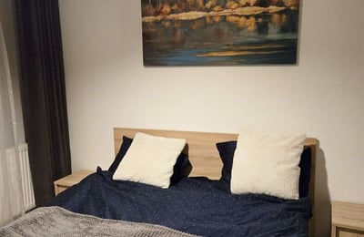 Аренда комфортной квартиры с двумя отдельными комнатами и балконом, Констанца, Румыния