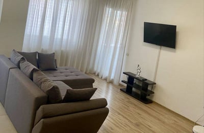 Аренда комфортной двухкомнатной квартиры, Брашов, Румыния