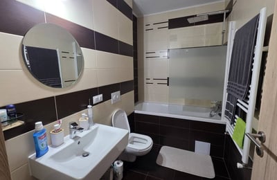 Location d’un appartement meublé et confortable de deux pièces, Brașov, Roumanie