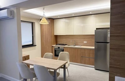 Аренда уютной и светлой трёхкомнатной квартиры, Tomis Plus, Констанца, Румыния