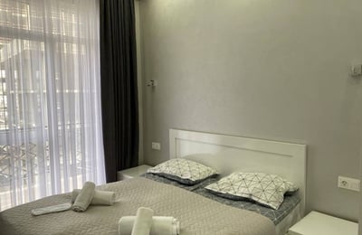 Location d’un appartement lumineux et meublé, 40 m², Batoumi, Géorgie