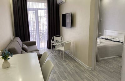 Location d’un appartement lumineux et meublé, 40 m², Batoumi, Géorgie