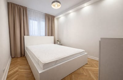 Location d’un appartement moderne et meublé de deux pièces avec balcon, 41 m², Bielany, Varsovie, Pologne