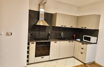 Moderne helle Wohnung mit Balkon und Parkplatz zur Miete, 57 m², Stodůlky, Prag, Tschechien