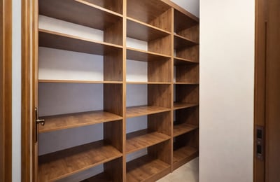 Alquiler de apartamento amplio de cuatro habitaciones con balcón, 95 m², Targówek, Varsovia, Polonia