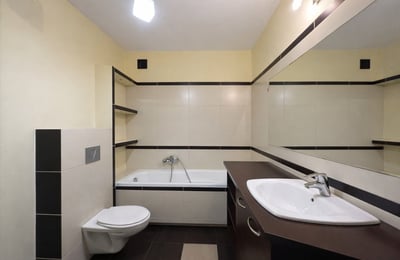 Alquiler de apartamento amplio de cuatro habitaciones con balcón, 95 m², Targówek, Varsovia, Polonia