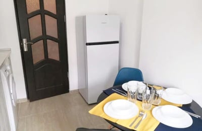 Alquiler de apartamento luminoso con balcón, Mamaia Sat, Rumanía