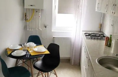 Alquiler de apartamento luminoso con balcón, Mamaia Sat, Rumanía