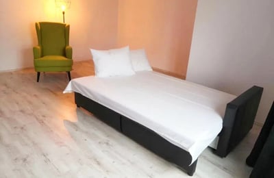 Alquiler de apartamento luminoso con balcón, Mamaia Sat, Rumanía