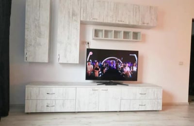 Alquiler de apartamento luminoso con balcón, Mamaia Sat, Rumanía