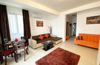 Alquiler de apartamento luminoso y amueblado con balcón, Mamaia Sat, Rumanía