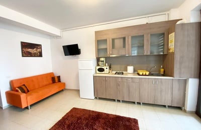 Alquiler de apartamento luminoso y amueblado con balcón, Mamaia Sat, Rumanía