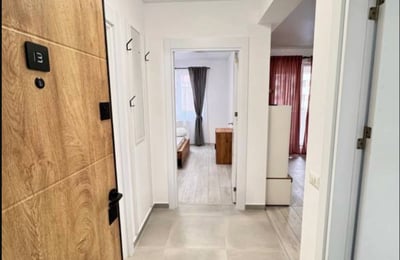 Location d’un appartement neuf et meublé avec balcon, Bucarest, Roumanie