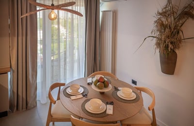 Apartamento confortable de 50 m² con terraza en alquiler en Mamaia-Sat, Rumanía