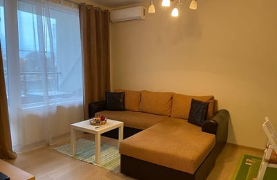 Appartement lumineux et moderne avec terrasse à louer dans le centre de Varna, Bulgarie