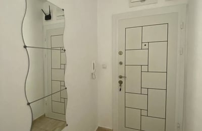 Appartement lumineux et moderne avec terrasse à louer dans le centre de Varna, Bulgarie