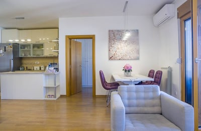 Komfortable und geräumige Wohnung 71 m² zur Miete in Zvezdara, Belgrad, Serbien