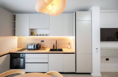 Apartamento moderno y luminoso en alquiler en Mamaia-Sat, Rumanía