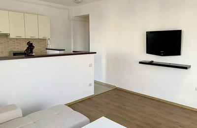 Светлая квартира после ремонта в аренду, Mamaia-Sat, Румыния