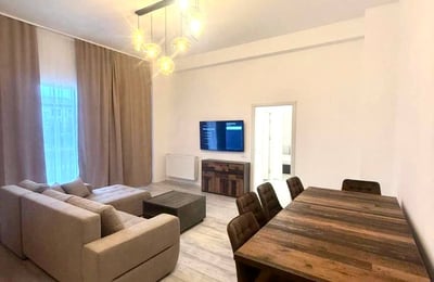 Apartamento amplio y confortable de 3 habitaciones, 80 m² con terraza en alquiler, Bucarest, Rumanía