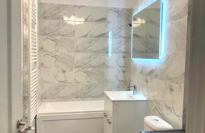 Apartamento amplio y confortable de 3 habitaciones, 80 m² con terraza en alquiler, Bucarest, Rumanía