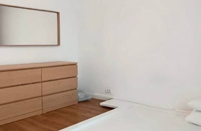 Apartamento moderno y amueblado con balcón en alquiler, Bucarest, Rumanía