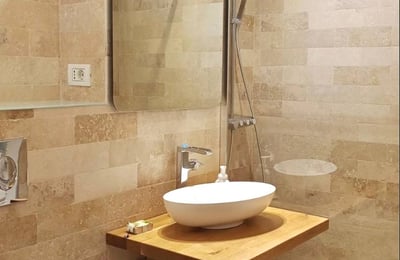 Apartamento moderno y amueblado con balcón en alquiler, Bucarest, Rumanía