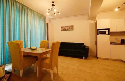 Аренда светлой квартиры с балконом и красивым видом, 60 м², Мамая, Констанца, Румыния