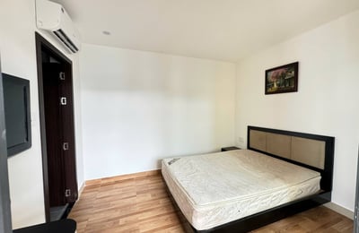 Comfortable furnished apartment with balcony for rent, Hai Chau, Da Nang, Vietnam